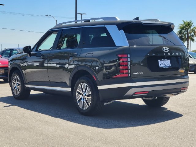 Used 2026 Hyundai Palisade FWD Hybrid image 3