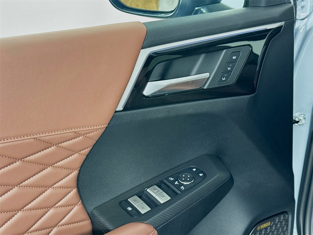 New 2025 Mitsubishi Outlander SEL image 18