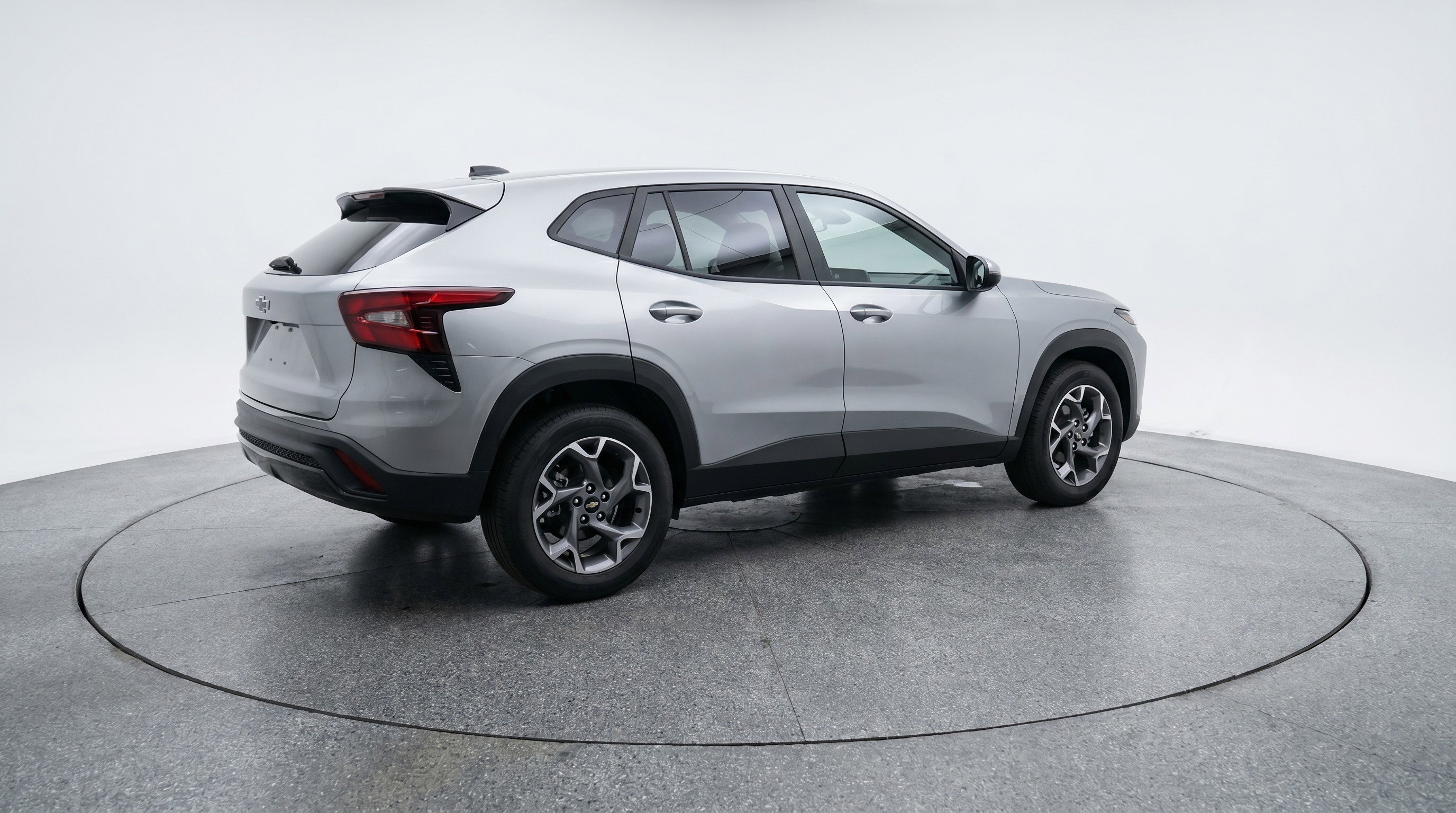 Used 2025 Chevrolet Trax LT FWD image 9