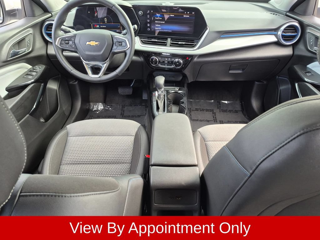 Used 2025 Chevrolet Trax LT w/ LT Convenience Package FWD image 24