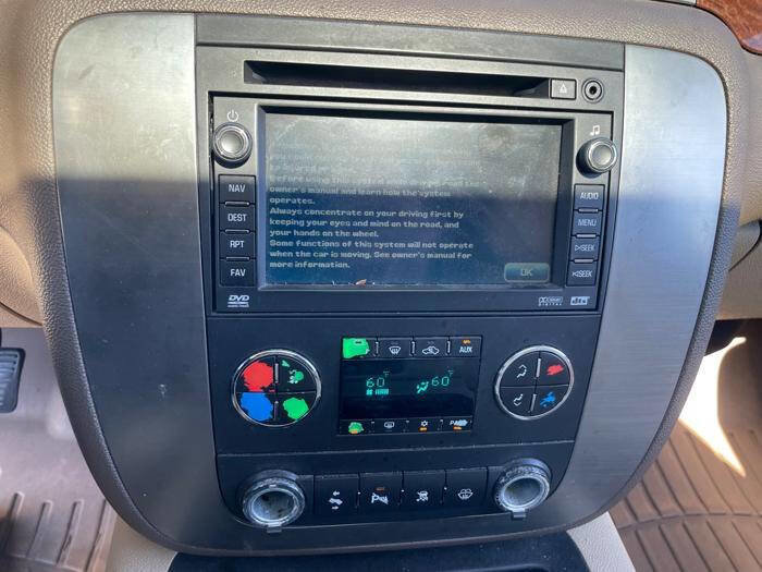 Used 2007 GMC Yukon XL SLT w/ SLT Preferred Equipment Group AWD/4WD image 35