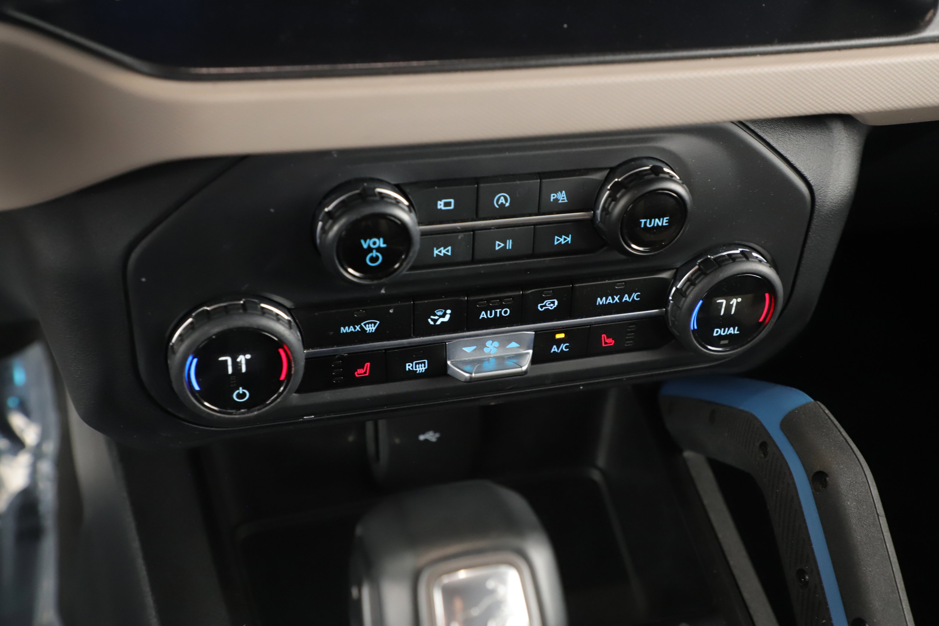 Certified 2023 Ford Bronco Wildtrak image 16