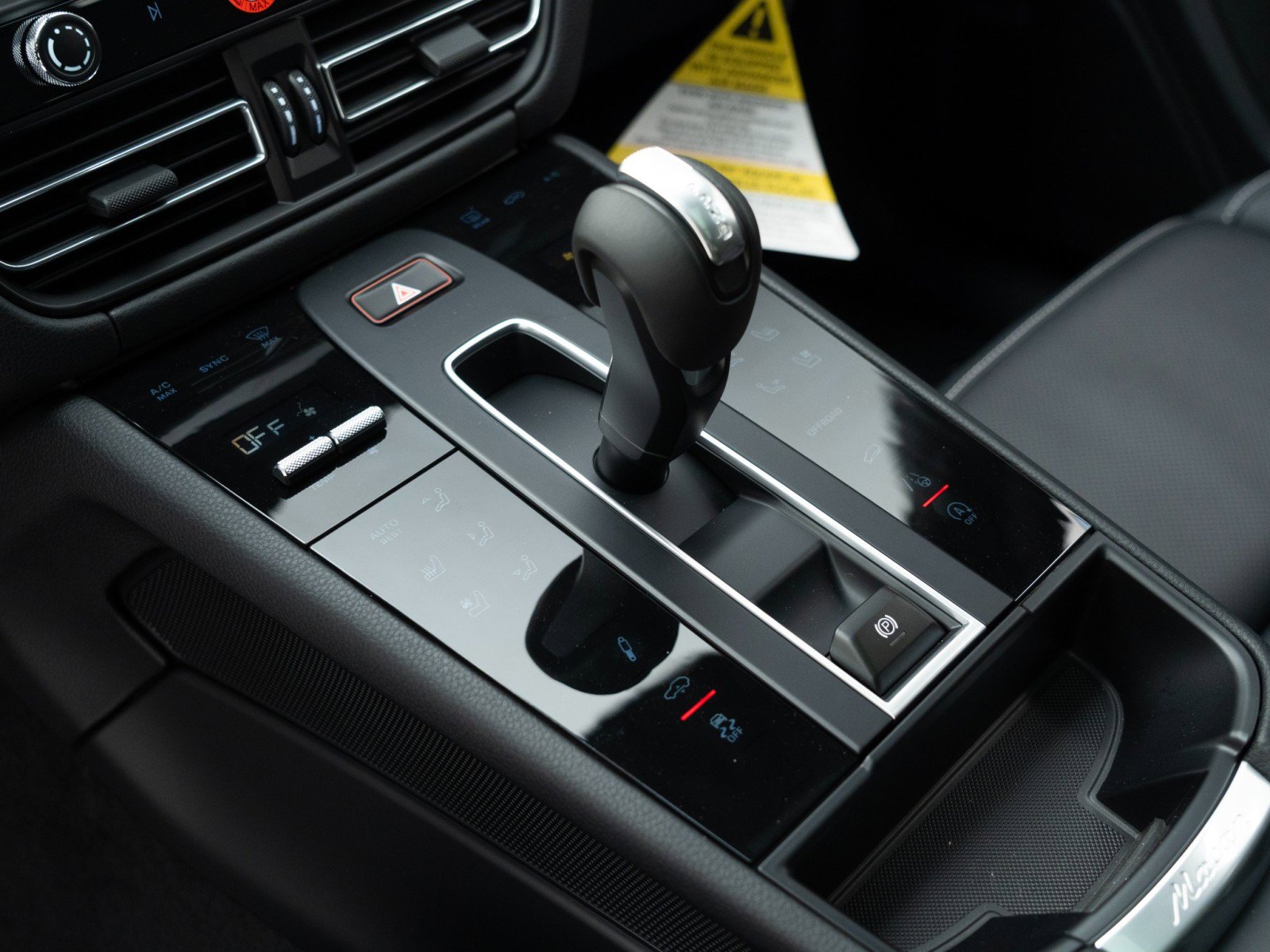 New 2026 Porsche Macan Turbo AWD/4WD image 27