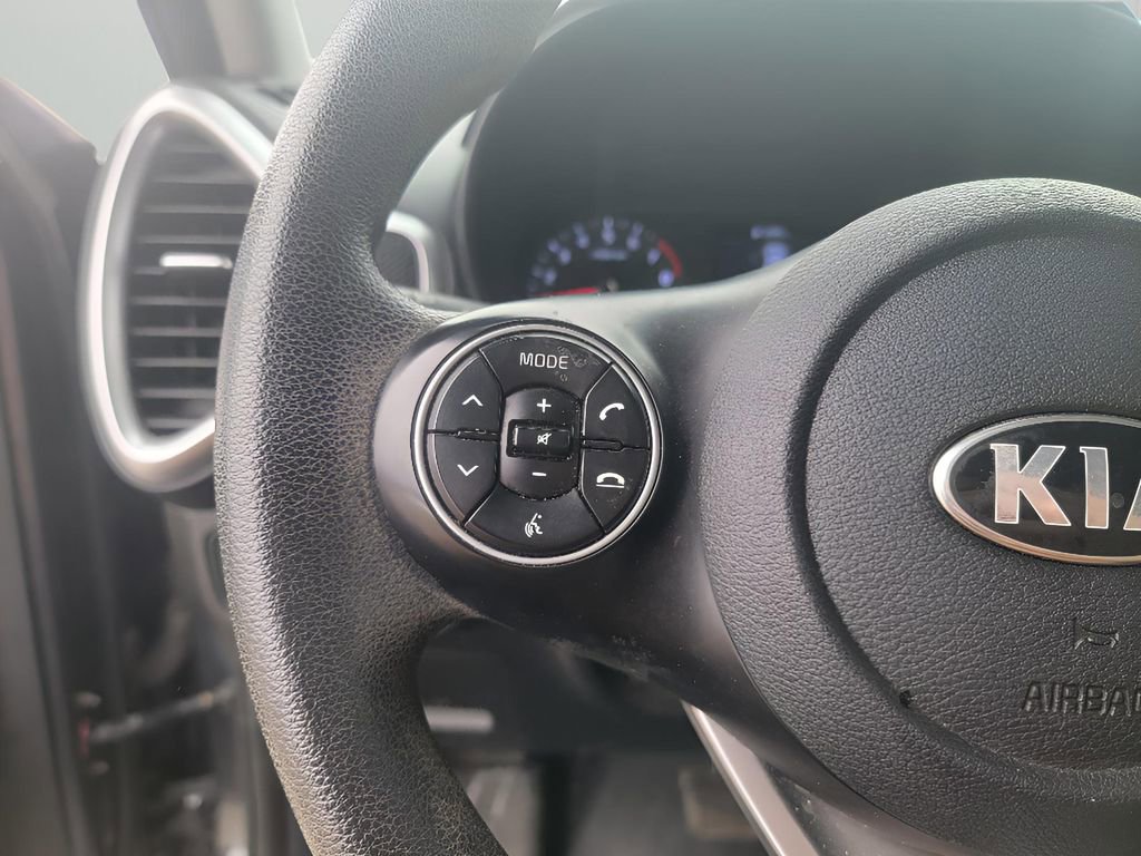 Used 2020 Kia Soul LX image 15