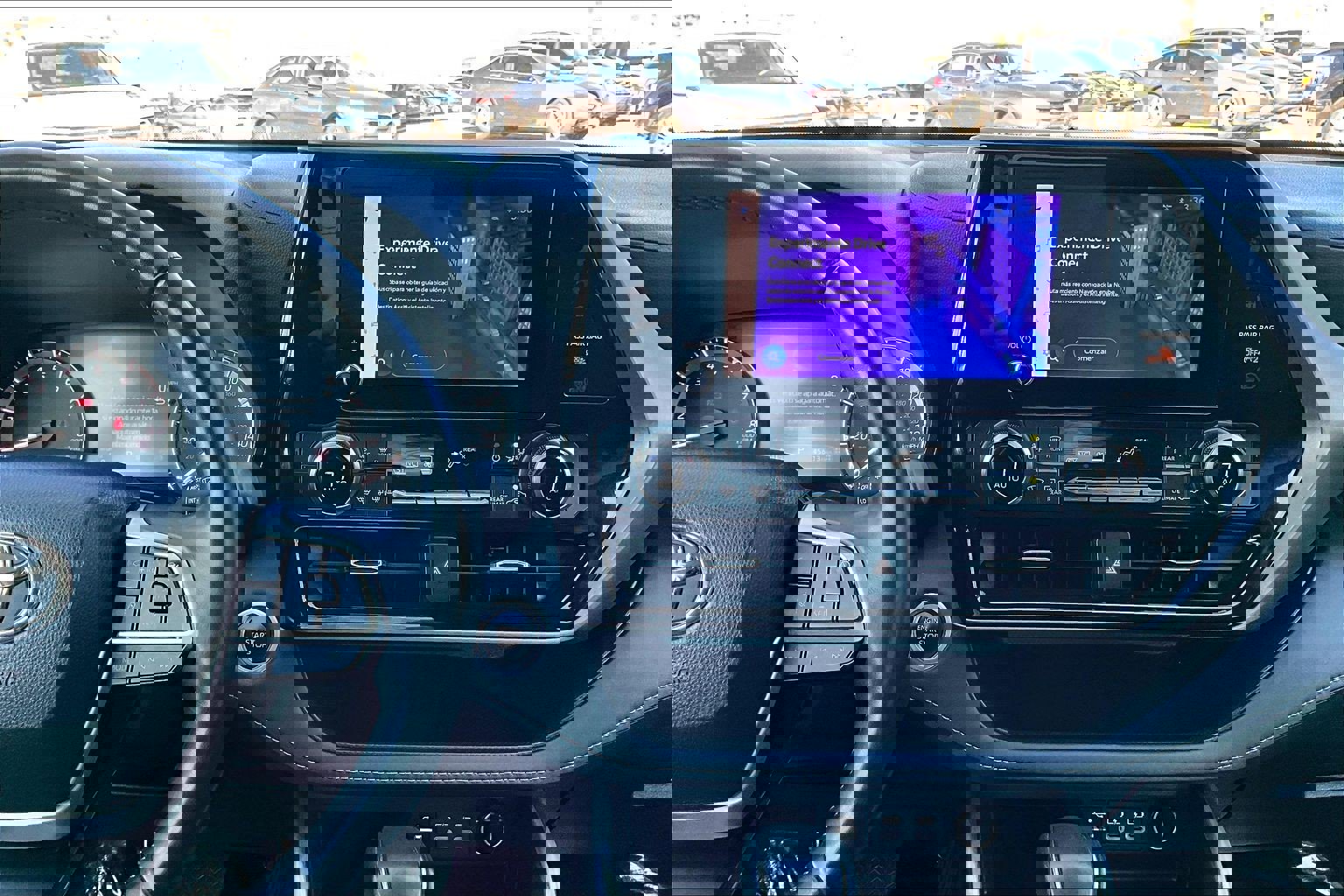 Used 2024 Toyota Highlander LE image 6