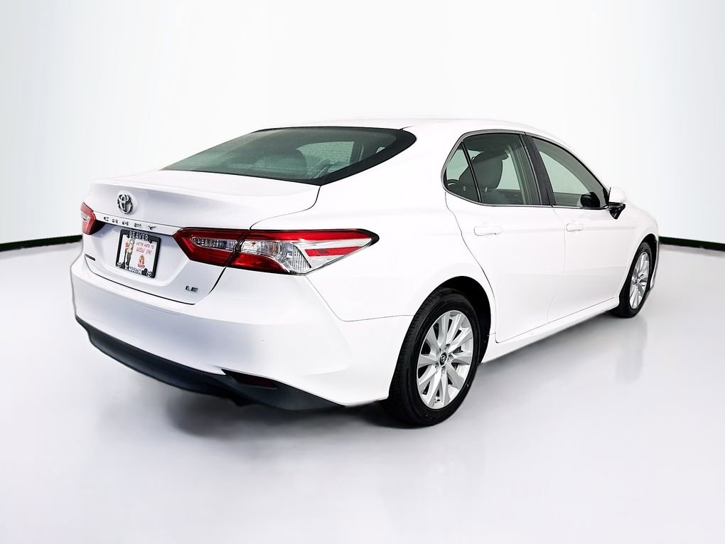 Used 2018 Toyota Camry LE image 10