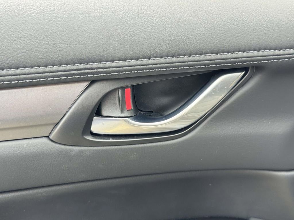 Used 2025 MAZDA CX-5 AWD 2.5 S w/ Select Package image 16