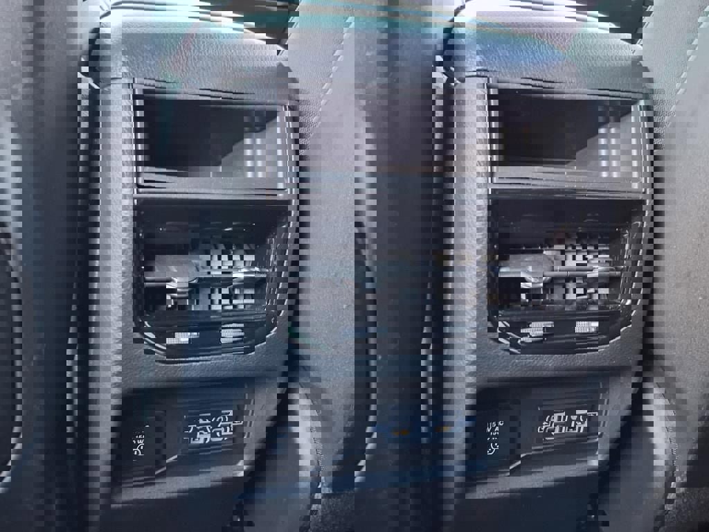 Used 2023 Jeep Grand Cherokee Altitude image 24