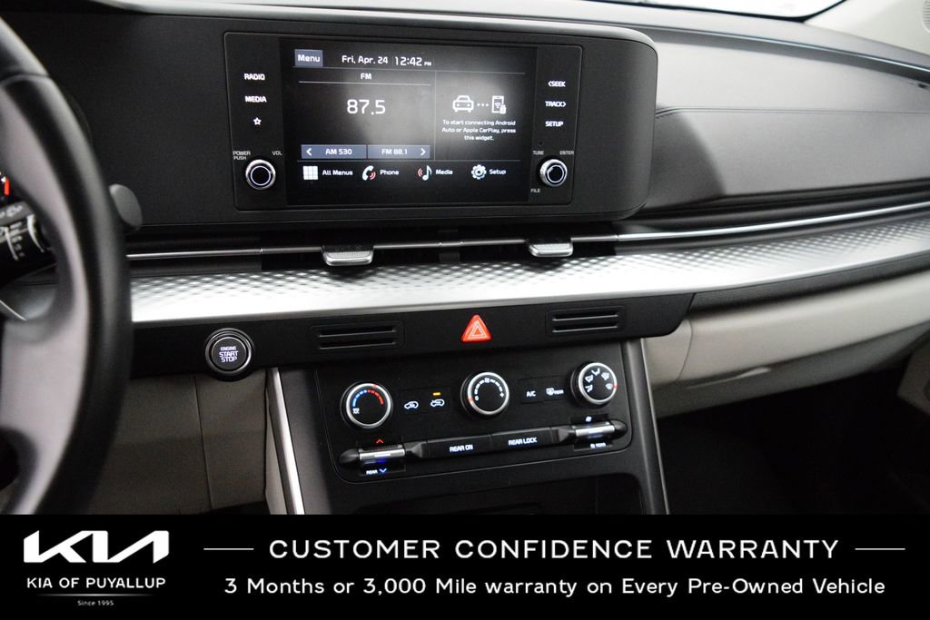 Used 2024 Kia Carnival LX FWD image 22