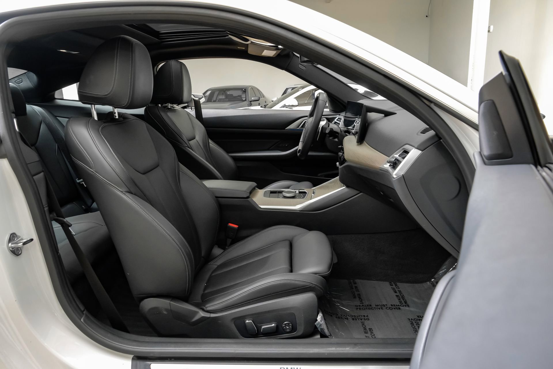 Used 2025 BMW 430i Coupe w/ Premium Package RWD image 34