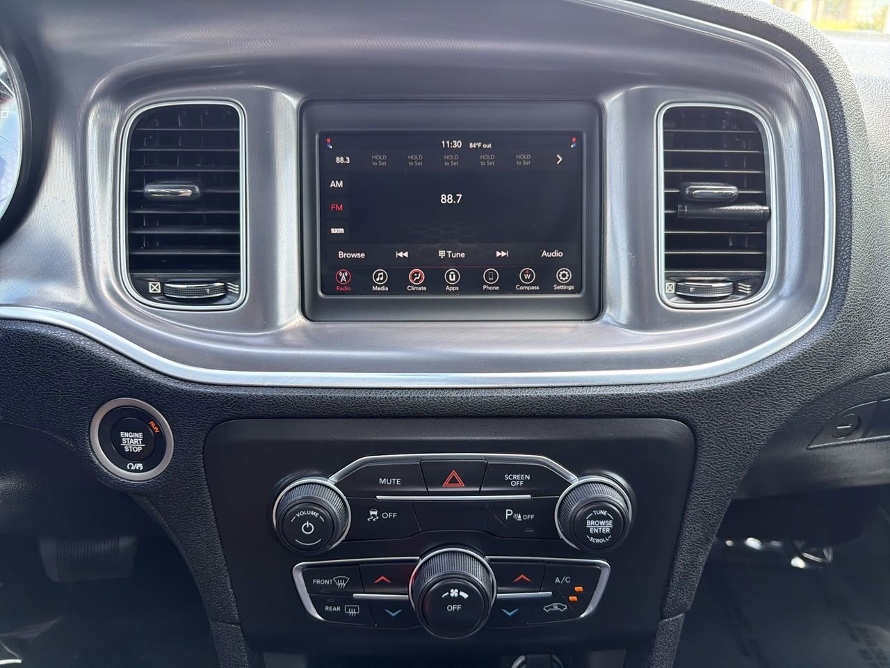 Used 2020 Dodge Charger SXT RWD image 20