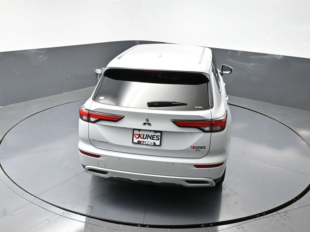 Used 2024 Mitsubishi Outlander SE image 49