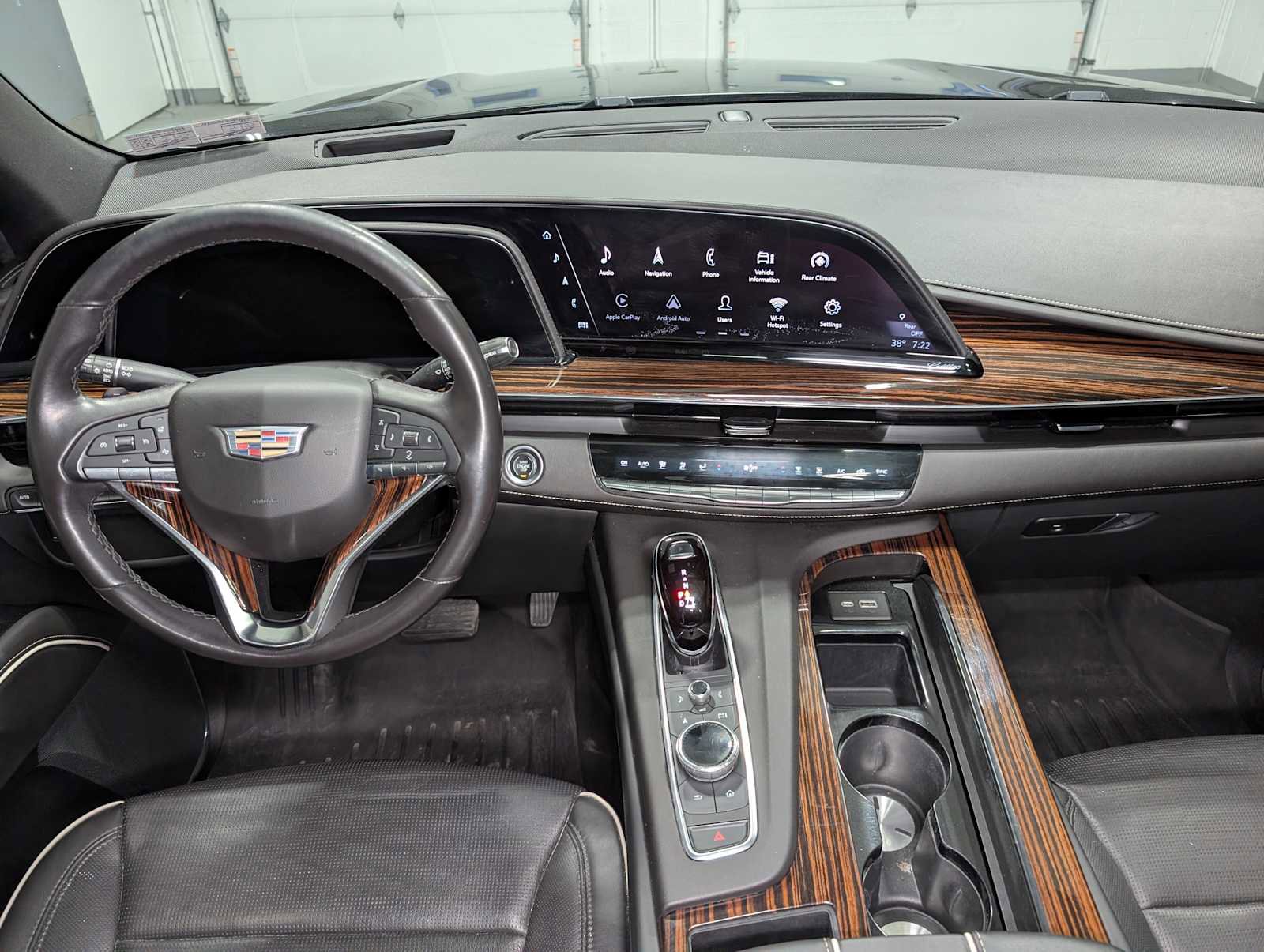 Used 2021 Cadillac Escalade Premium Luxury image 20