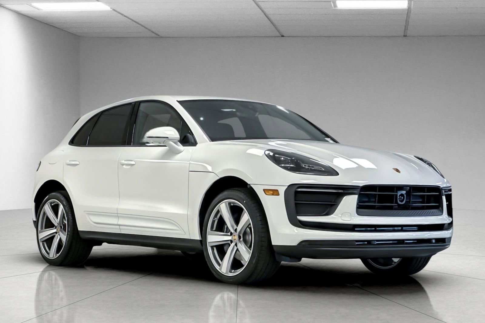 New 2025 Porsche Macan image 10