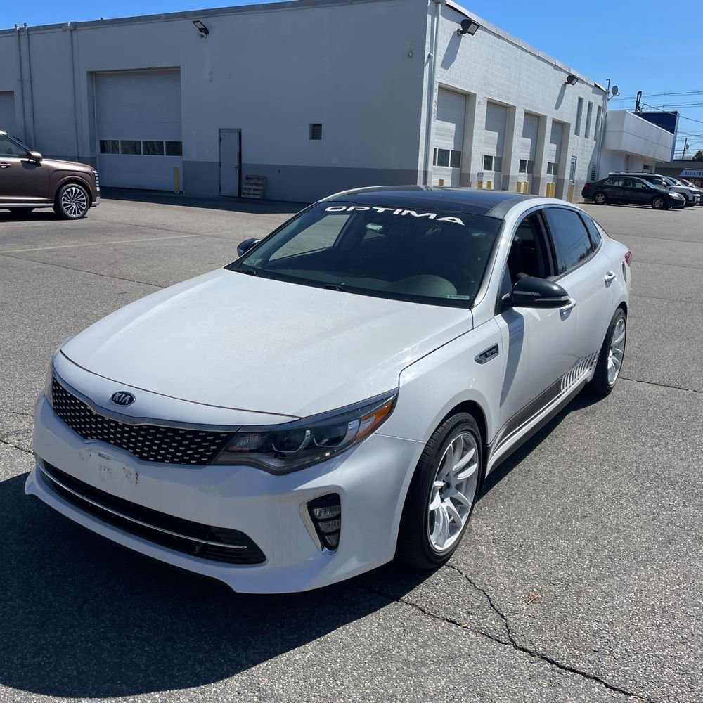Used 2018 Kia Optima SX image 2