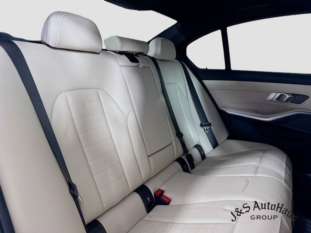 Used 2025 BMW M340i xDrive w/ Premium Package image 34