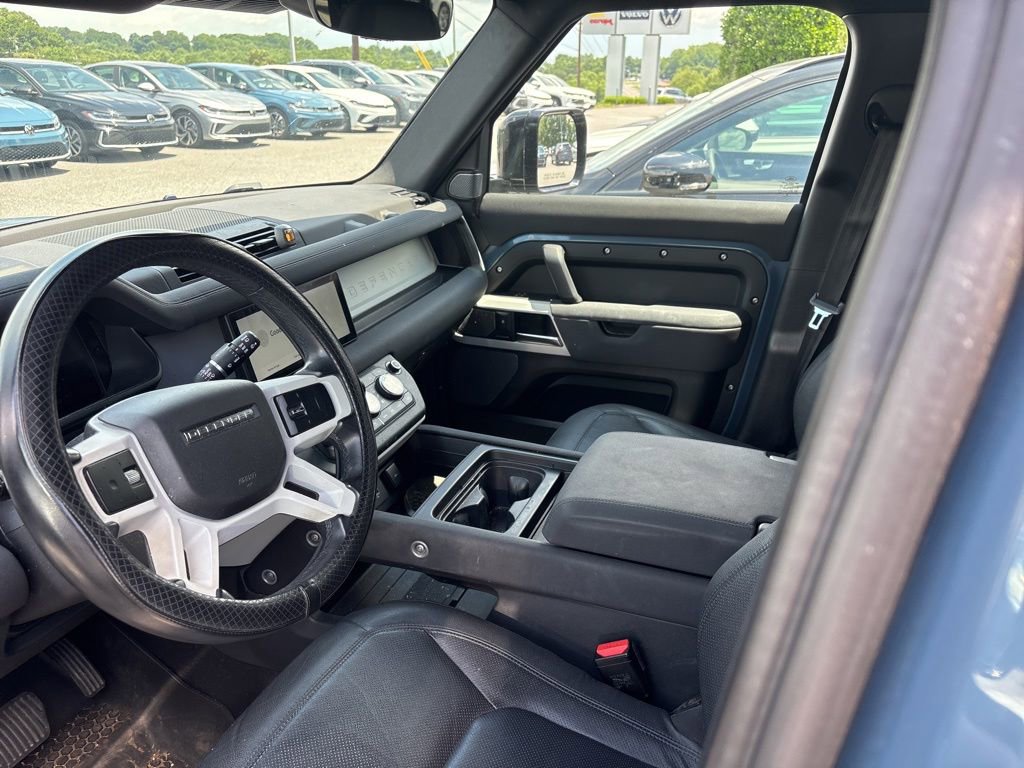 Used 2023 Land Rover Defender 110 S AWD/4WD image 4