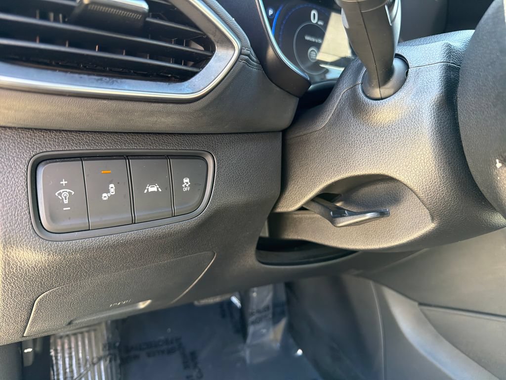 Used 2019 Hyundai Santa Fe SEL FWD image 18