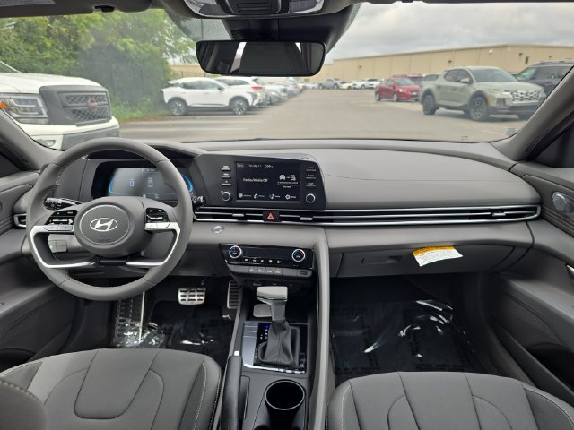 New 2026 Hyundai Elantra Sport FWD image 32