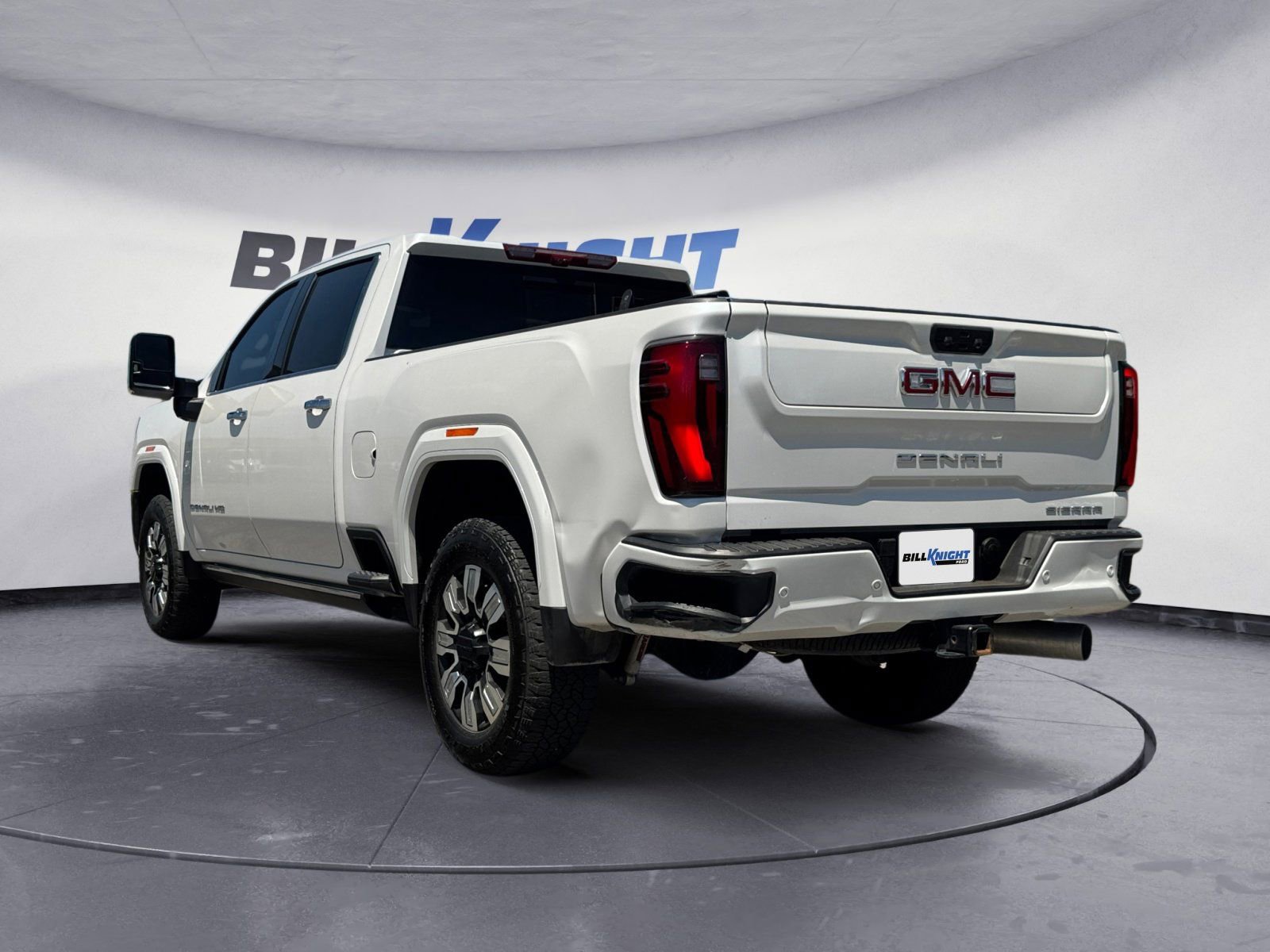 Used 2025 GMC Sierra 2500 Denali w/ Denali Reserve Package AWD/4WD image 3
