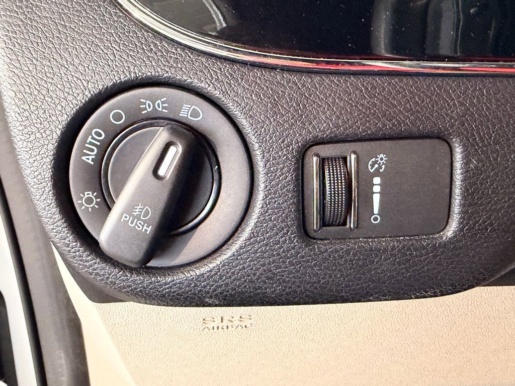Used 2018 Dodge Grand Caravan SXT FWD image 13