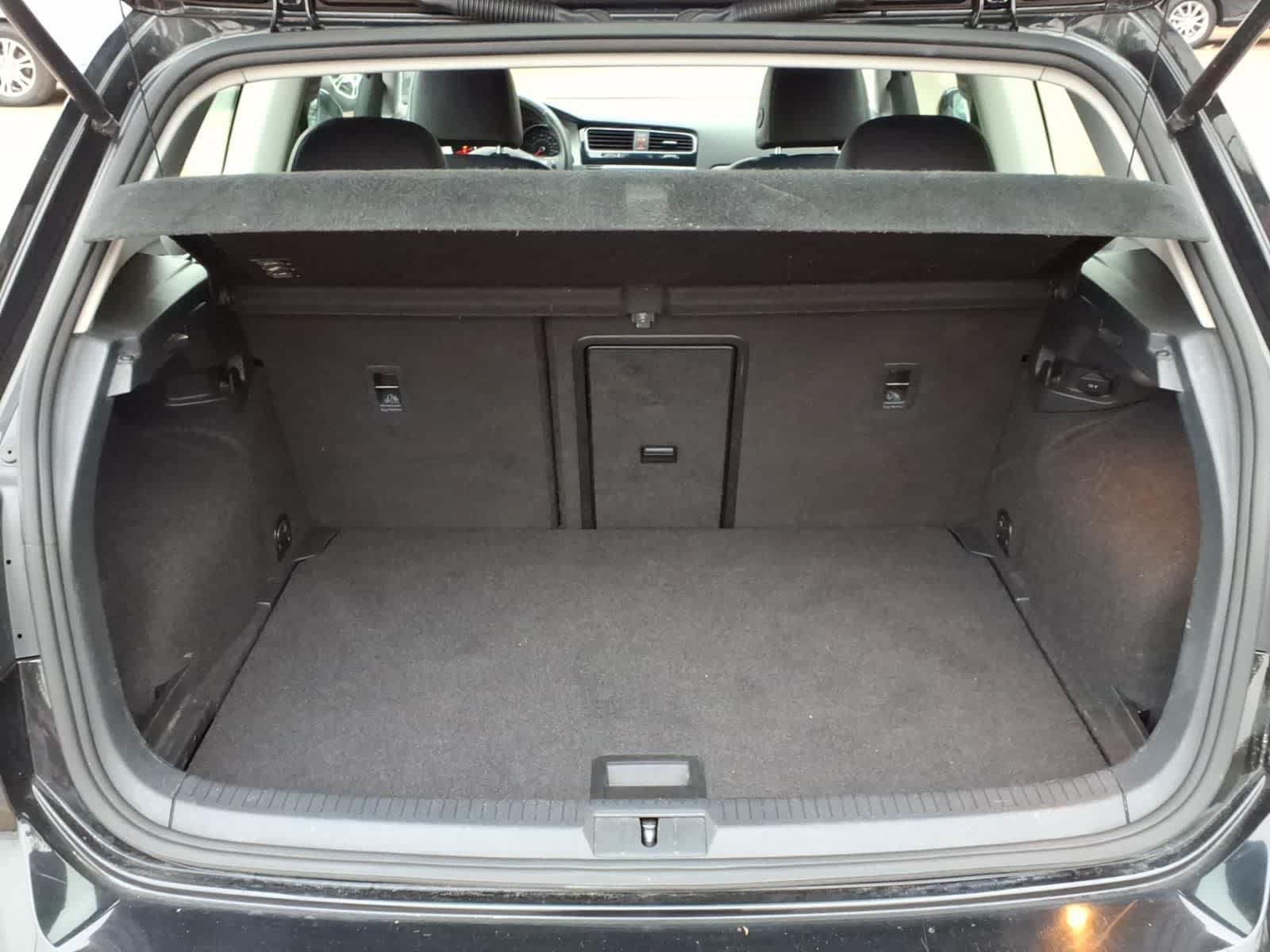 Used 2015 Volkswagen Golf S FWD image 6