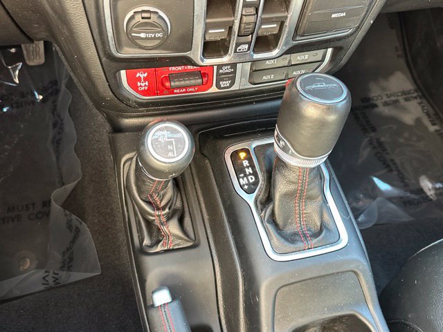 Used 2022 Jeep Gladiator Rubicon w/ Cold Weather Group AWD/4WD image 5