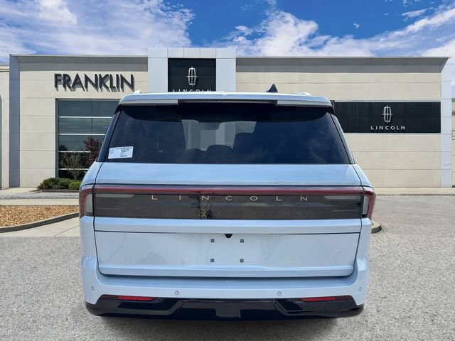 New 2026 Lincoln Navigator L Premier AWD/4WD image 6