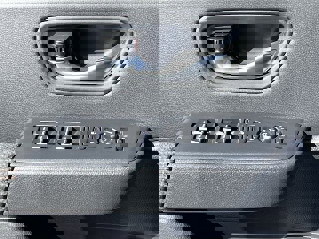 New 2025 Honda Pilot Sport image 23