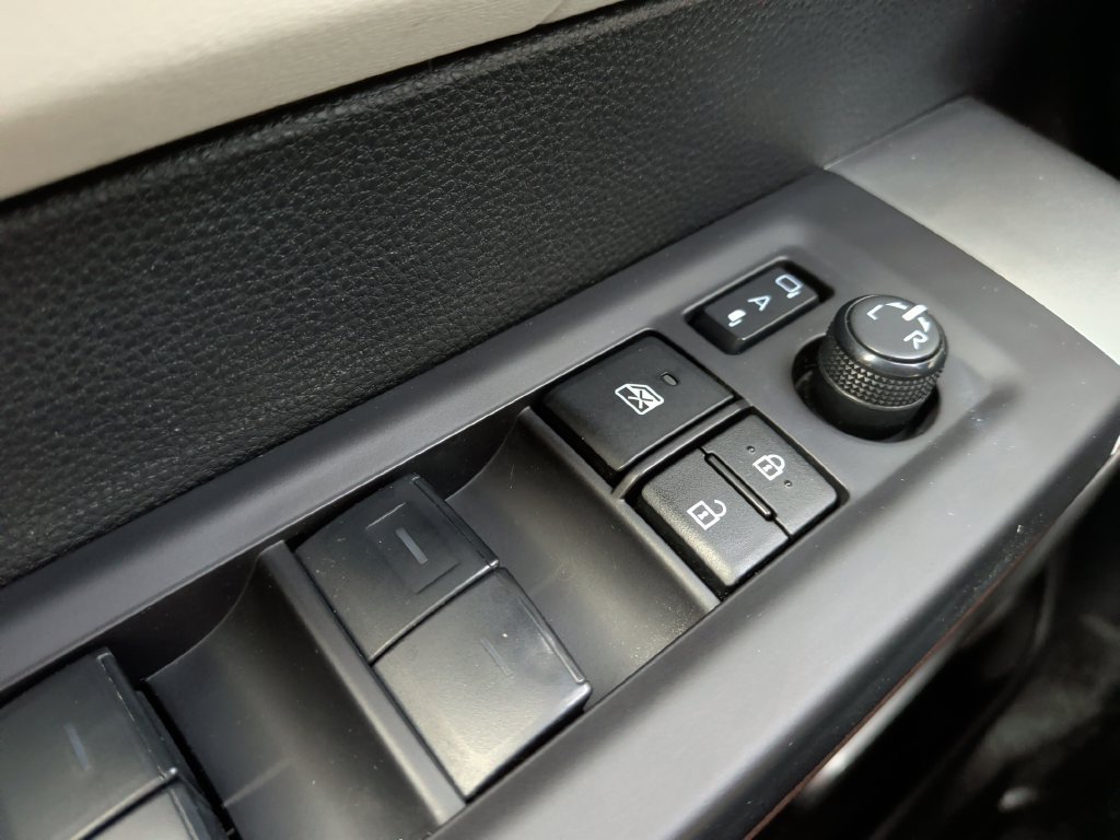 Used 2023 Toyota Sequoia Capstone AWD/4WD image 28