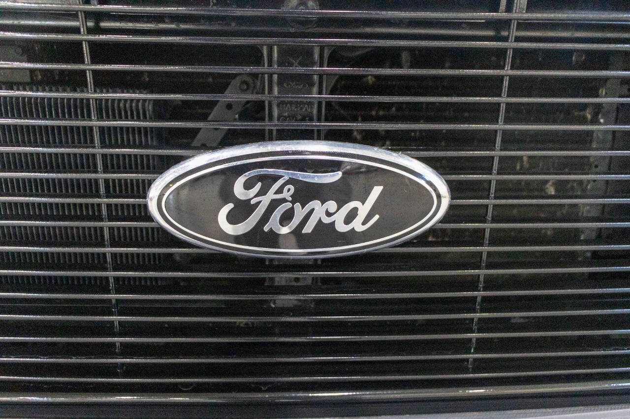 Used 1997 Ford F250 4x4 Regular Cab Heavy Duty image 22