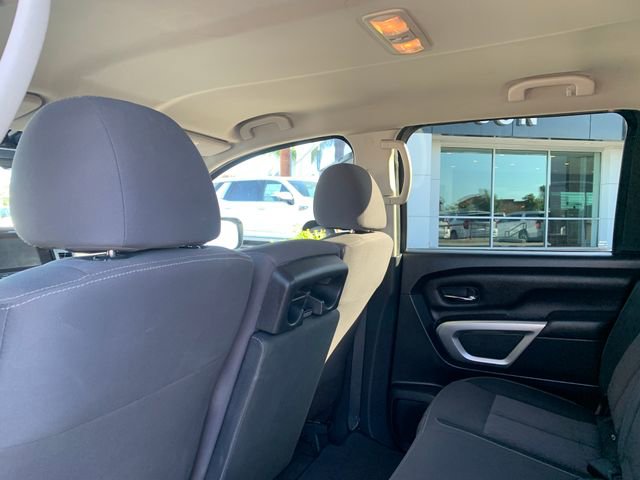 Used 2022 Nissan Titan SV AWD/4WD image 13