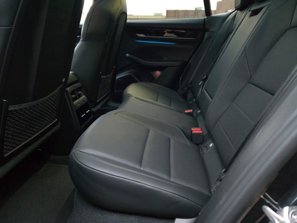 New 2025 Porsche Macan 4S Electric image 25