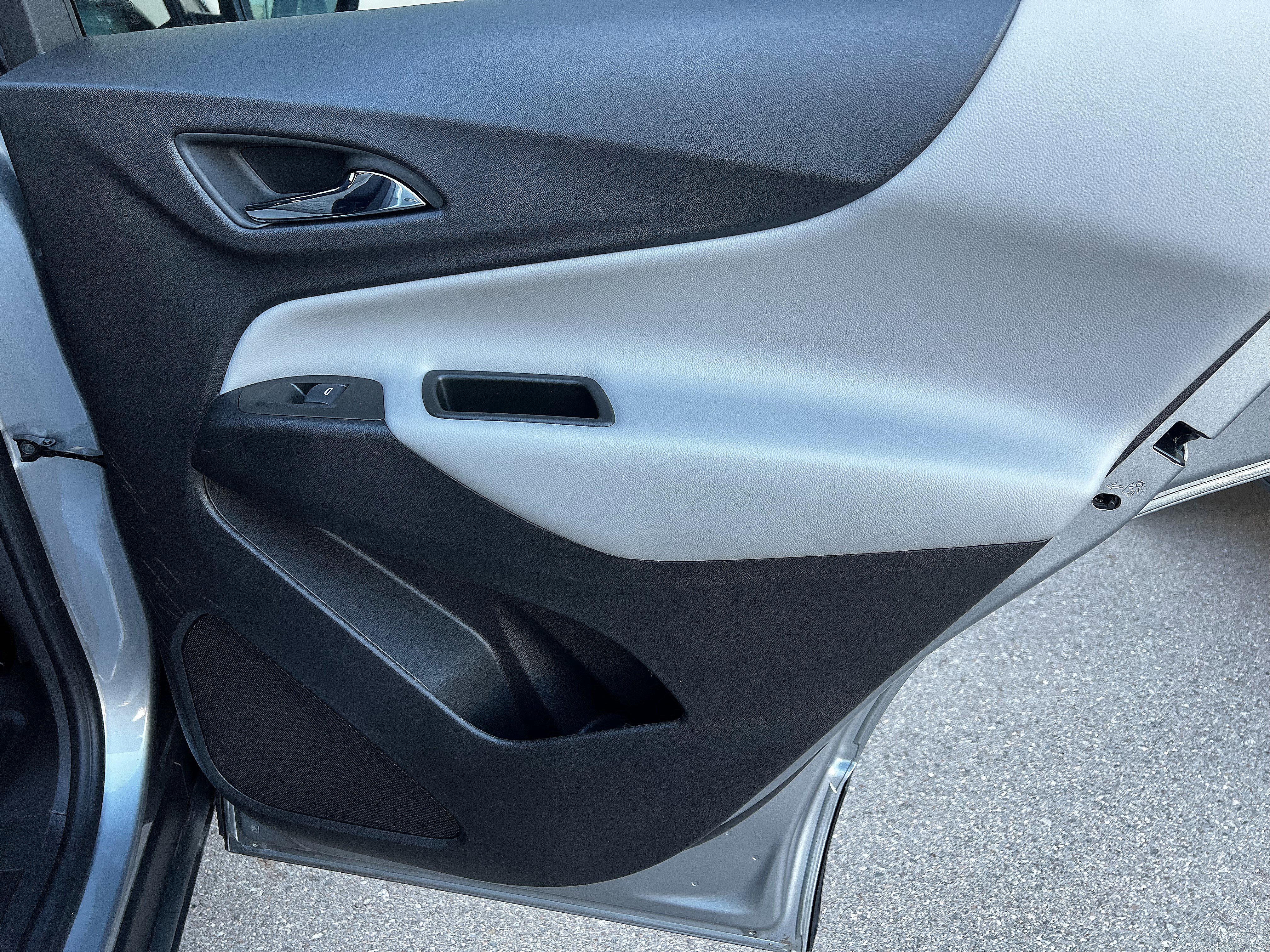 Used 2024 Chevrolet Equinox LS w/ LS Convenience Package image 29