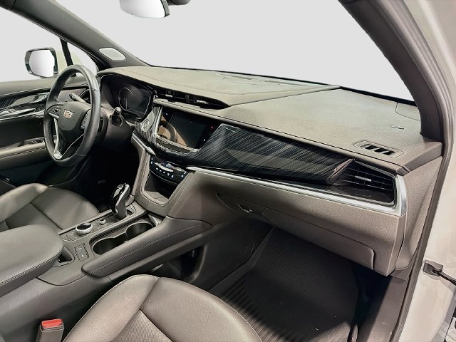 Certified 2024 Cadillac XT6 Premium Luxury w/ LPO, Floor Liner Package AWD/4WD image 27