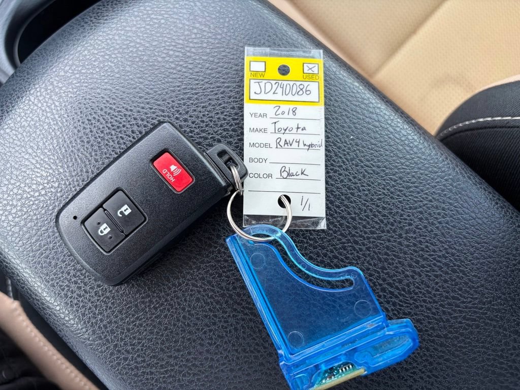 Used 2018 Toyota RAV4 XLE w/ Protection Package AWD/4WD image 34