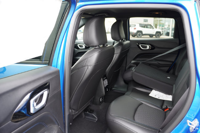 New 2026 Jeep Compass Latitude AWD/4WD image 12