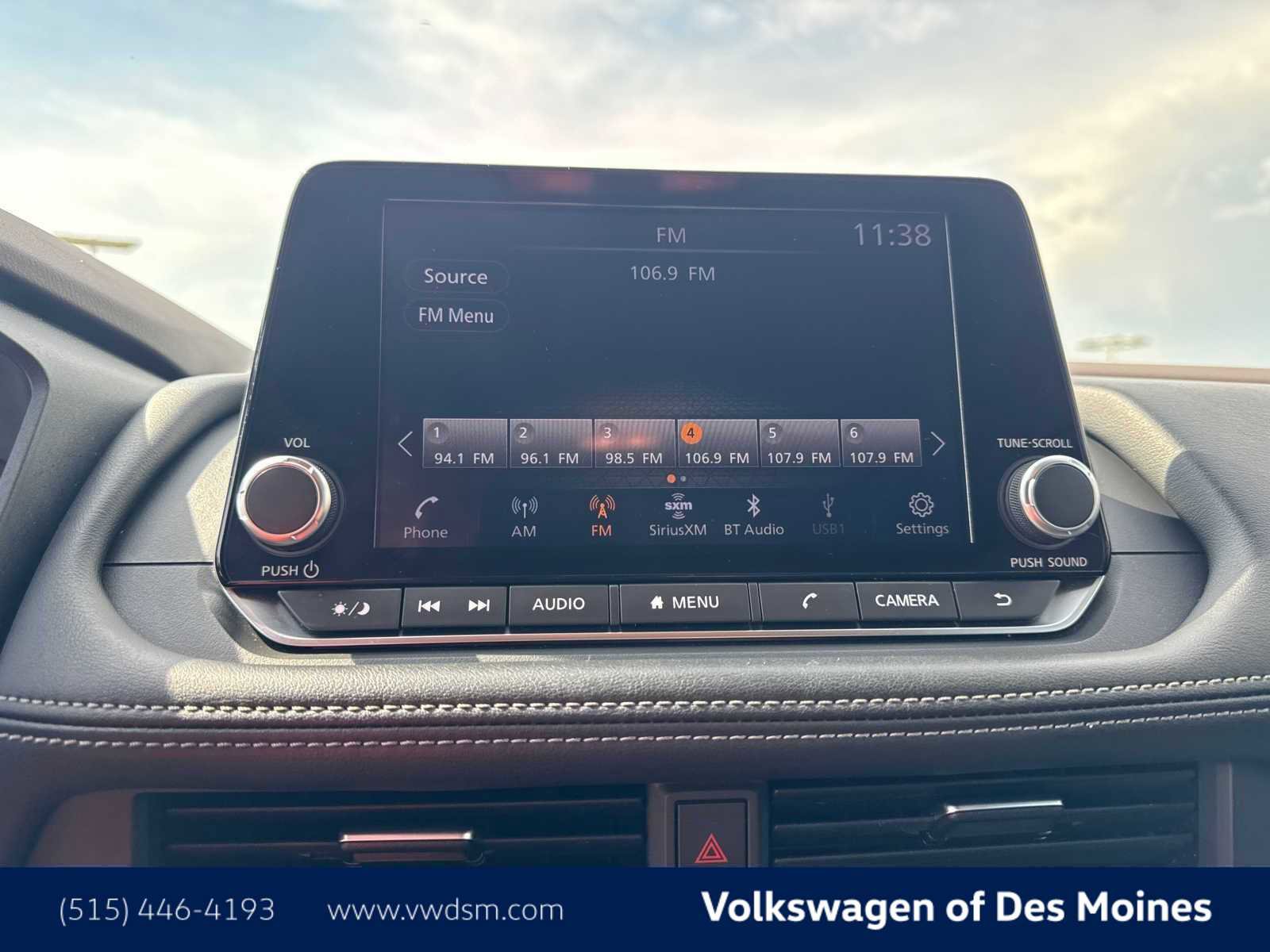 Used 2023 Nissan Rogue SV image 17