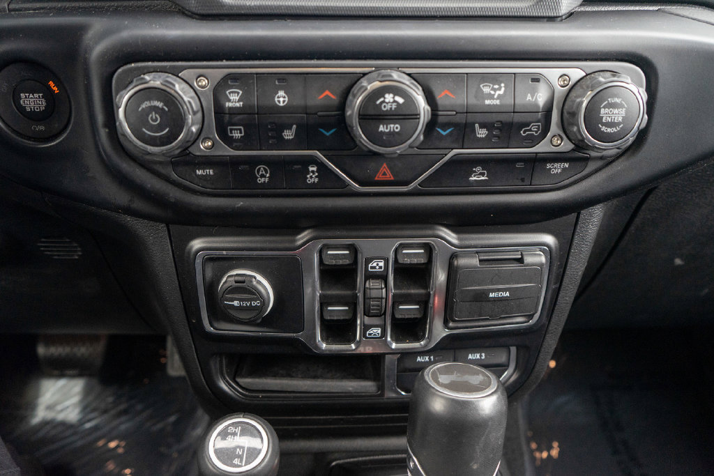 Used 2022 Jeep Wrangler Unlimited Sahara w/ LED Lighting Group AWD/4WD image 20