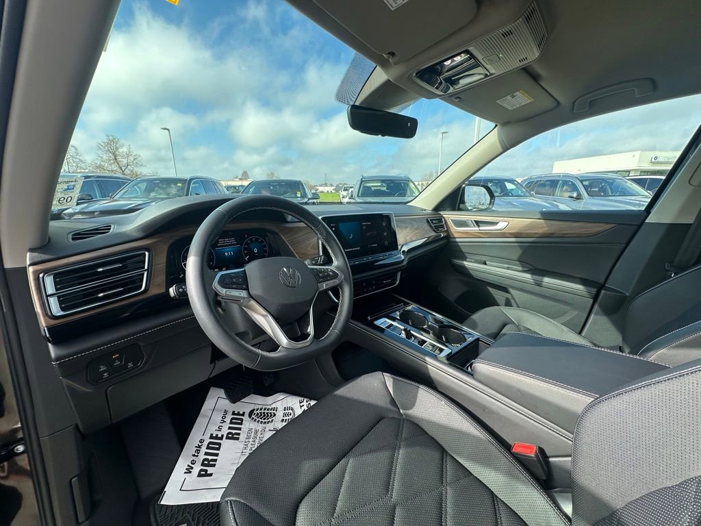 Used 2024 Volkswagen Atlas SE image 8