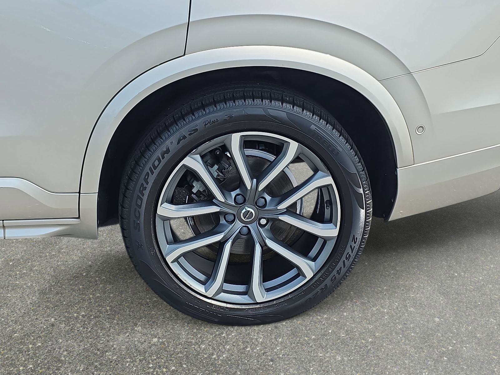 Used 2018 Volvo XC90 T6 Momentum w/ Convenience Package AWD/4WD image 34