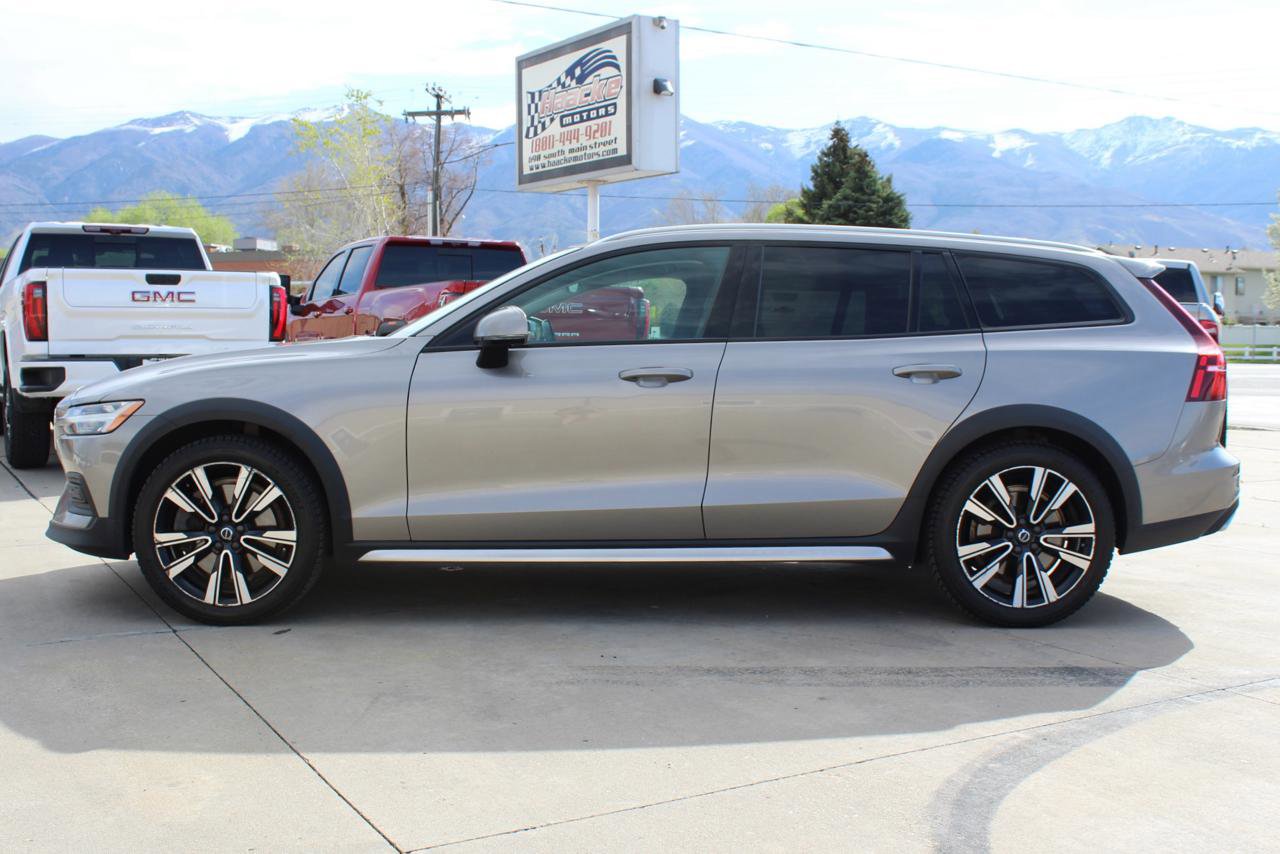 Used 2020 Volvo V60 T5 Cross Country image 39