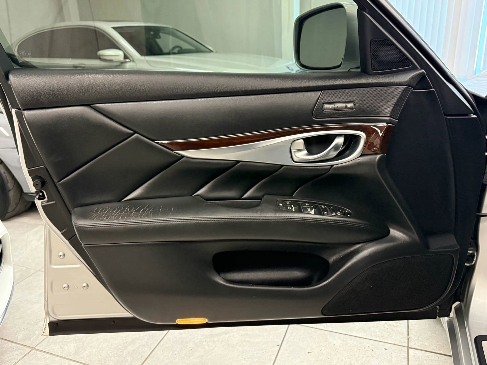 Used 2012 INFINITI M37 w/ Premium Pkg image 14