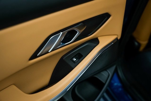 Used 2023 BMW 330i xDrive Sedan w/ Premium Package image 27