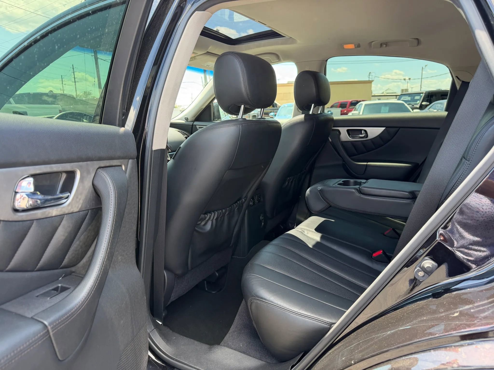 Used 2014 INFINITI QX70 2WD image 7