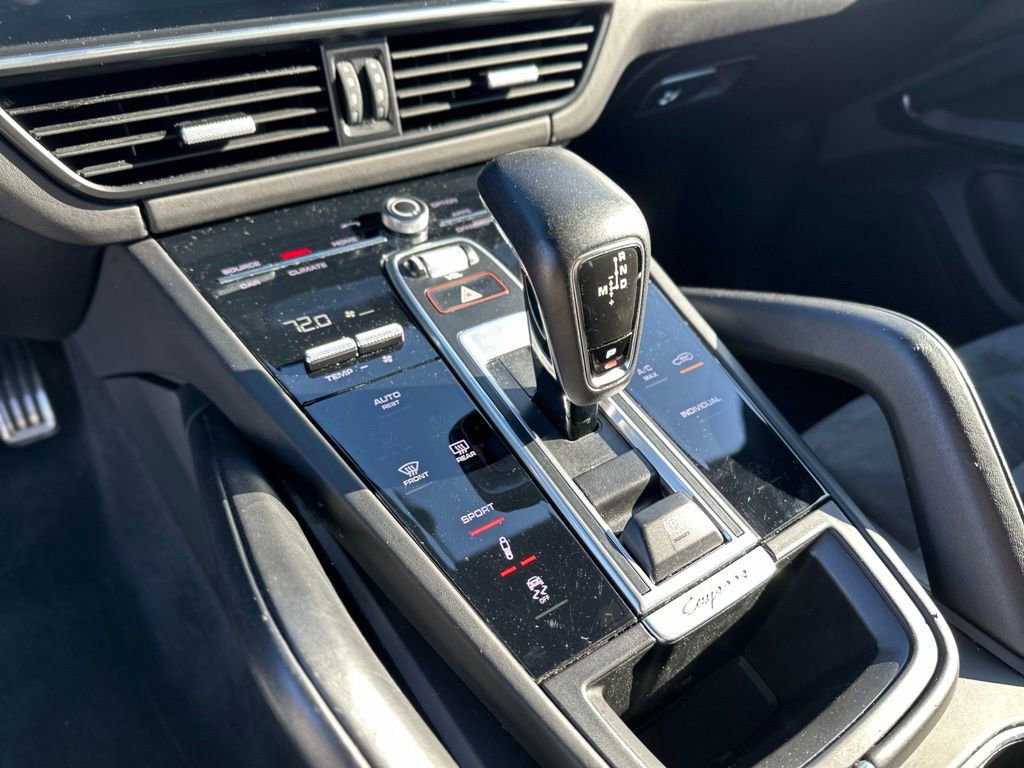 Used 2022 Porsche Cayenne GTS image 34