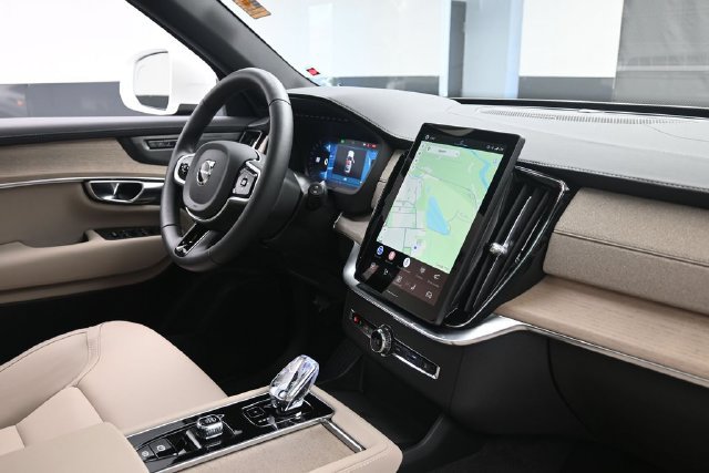Used 2026 Volvo XC90 T8 Plus w/ Protection Package Premier AWD/4WD image 28