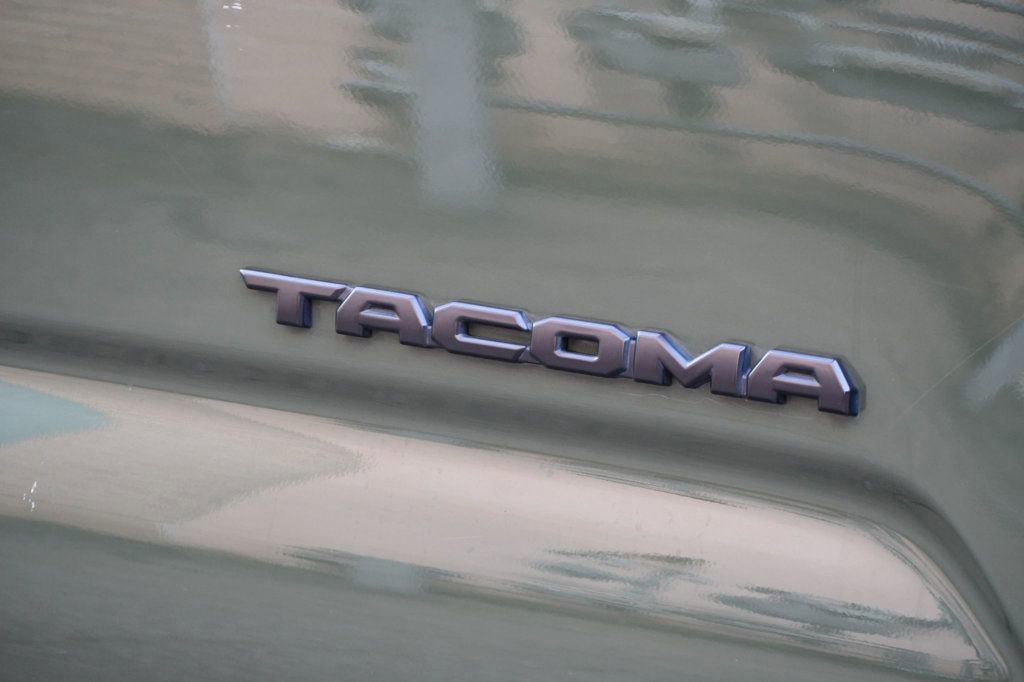 Used 2021 Toyota Tacoma SR5 w/ Trail Edition image 17