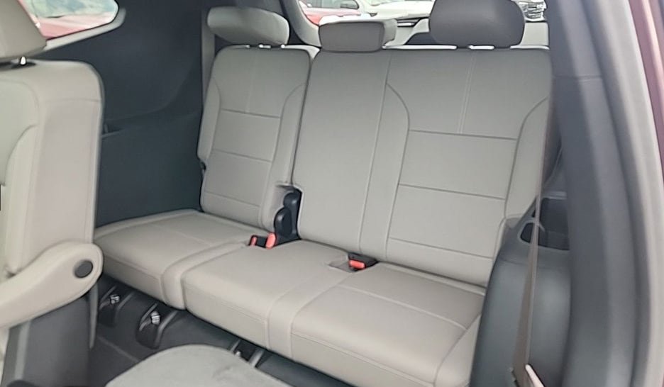 Used 2024 GMC Acadia Elevation w/ Luxury Package FWD image 3