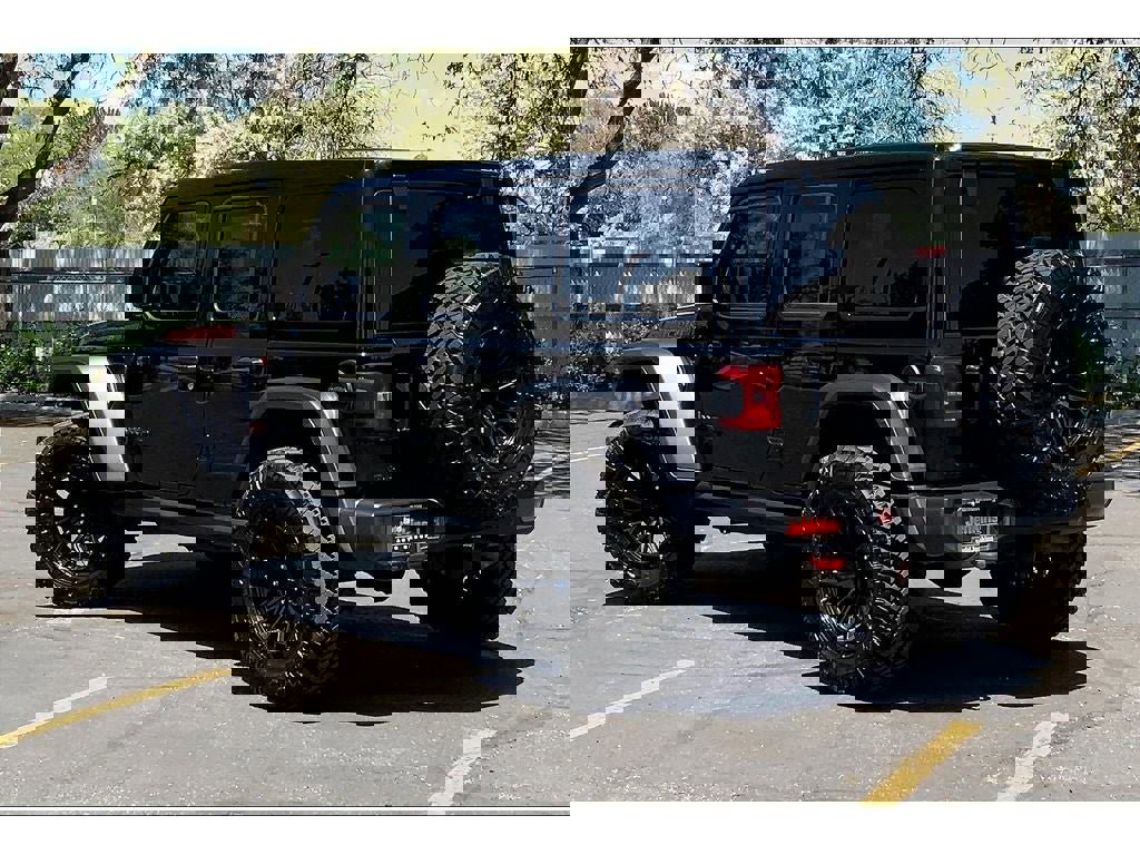 Used 2024 Jeep Wrangler Unlimited Rubicon w/ Technology Group image 12